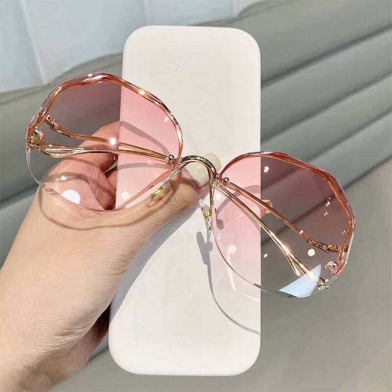 2022 Fashion Tea Gradient Sunglasses Women Ocean Water Cut Trimmed Lens Metal Curved Temples Sun Glasses Female UV400