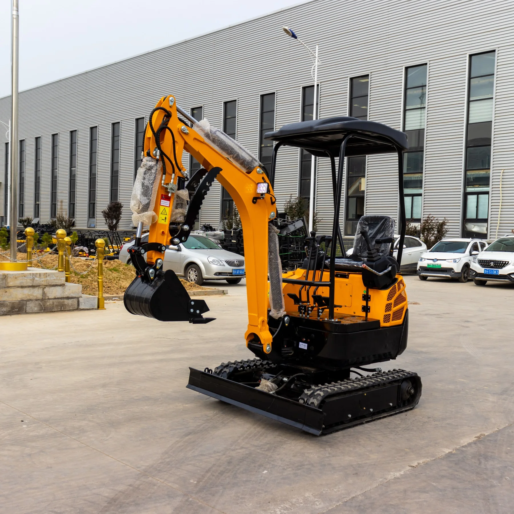 Mini Excavator 1.0 Ton Compact Excavators Price Hydraulic New Crawler Mini Bagger Digger EPA Kubota Engine Mini Excavator 2 Ton Mini Excavator 1.0 Ton Compact Excavators Price Hydraulic New Crawler Mini Bagger Digger EPA Kubota Engine Mini Excavator 2 Ton